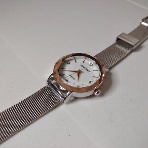 Nice Ellen Tracy Watch With Metal Band